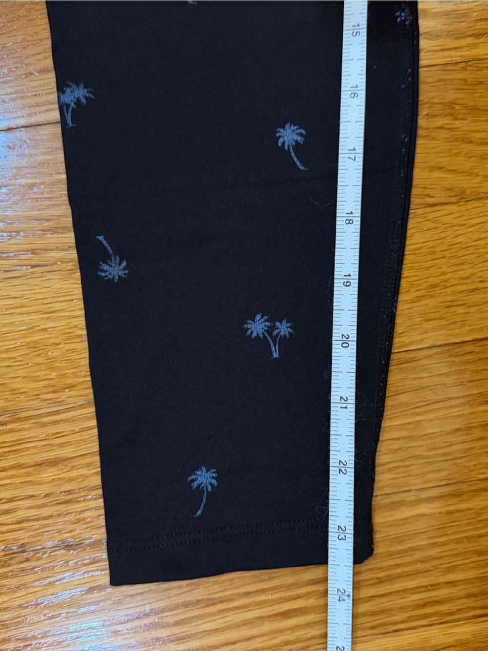 Beyond Yoga Black Palm Tree High Waisted Midi Leggings - Size Large - Picture 5 of 8
